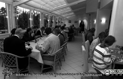 Patienthotellets nya utvidgade utrymmen 1994
Lasarettsfotograferna i Lund, pärm Neg, 1994. 53. Interiör från patienthotellets nyligen utvidgade matsal. Från negativ
Nyckelord: Lasarettet;Lund;Universitetssjukhuset;USiL;Patienthotell;Matsal