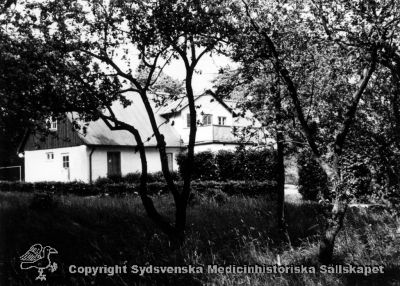 Kanske uppsyningsmannens bostad på 1930-talet, Vipelyckan.
Vipeholm exteriört. Foto Omonterat
Nyckelord: Vipeholm;Uppsyningsman;Vipelyckan;Bostad;Exteriört;Kapsel 15;Foto;Omonterat