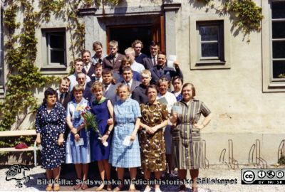 Avslutning på ABF-kurs för och med patienter på Vipeholm 1965
Bild 59. Vipeholm patienter. Avslutning på ABF-kurs 1965. Publicerad i svartvitt på sid. 98 i Carlén-Nilsson C, Holmér U (1998) Röster från Vipeholm. pp. 1-127 Stiftelsen medicinhistoriska museerna i Lund och Helsingborg, Lund. Foto Omonterat
Nyckelord: Vipeholm;Patienter;Gruppbild;Foto;Omonterat;Kurs;ABF;Kapsel 16;1965;ABF