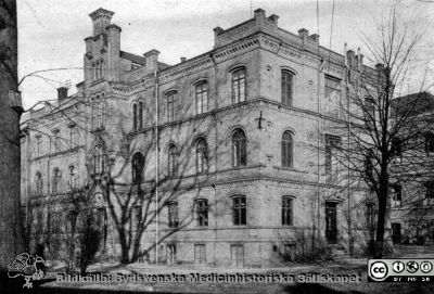 Ögonavdelningen i Lund, uppförd 1884
Från Borelius (1918): Malmöhus Läns Lasarett i Lund 1768-1918. I. De äldre lasarettsbyggnadernas historia.
Nyckelord: Lasarettet;Lund;Universitetssjukhuset;USiL;_Ögon;Klinik;Oftalmologisk