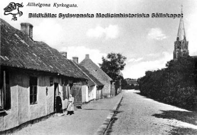 Lund. Allhelgona Kyrkogata
Foto efter 1891, då Allhelgonakyrkan blev färdig. Kyrkan syns i bildens högra kant. Denna del av gatan revs omkring 1918 för att ge plats för en utvidgning av södra lasarettsområdet.
Nyckelord: Kapsel 01;Regionarkivet;Lund;Lasarettet;Universitet;Allhelgona;Kyrkogata;Universitetssjukhuset;Söder