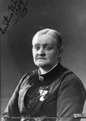 Barnmorskan Christina Nilsson
"Jungfru Christin" (1844-11-10 - 1910-04-05). Instruktionsbarnmorska och föreståndarinna på barnbördshuset 1875-1904. Foto: Lunds kvinnoklinik. Publicerad i Flaum 1968 på sid. 185.
Nyckelord: Kapsel 17;Lasarettet;Lund;Porträtt;Jungfru;Christin;Kristina;Nilsson;Barnmorska;Instruktion;Instruktionsbarnmorska