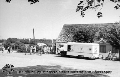 Utflykt med patienter från St Lars till Bornholm 1969.
Flygresa 1969 till Bornholm med patienter. Resan bekostad av mentalsjukvårdens hjälpförening. Originalfoto. Ej monterat
Nyckelord: Kapsel 19;Patienter;St Lars;Personal;Utflykt;Bornholm