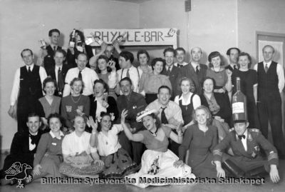 Kabaré på St Lars år 1947
Kapsel 20. Phylle-bar. Originalfoto. Ej monterat
Nyckelord: Kapsel 20;St Lars;Lund;Personal;Revy;Teater