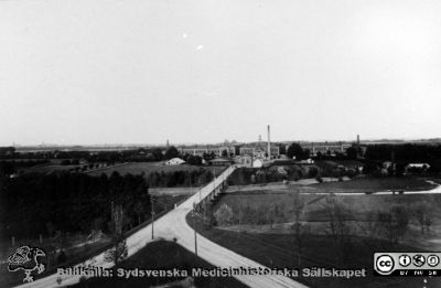 Nya bron mellan östra och västra sjukhuset.
Kapsel 22 med bilder från St Lars i Lund. Nya bron mellan östra och västra sjukhuset. Reprofoto. Ej monterat
Nyckelord: Kapsel 22;Lund;St Lars;Exteriör;Park