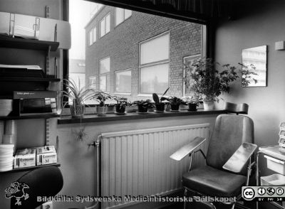 Onkologiska kliniken i Lund. Provtagningsrum på en vårdavdelning.
Foto Ola Terje låda A bild 23/10. Slutet på 1980-talet. Troligen på avdelningen för gynekologisk onkologi.
Nyckelord: Terje;Onkologi;Klinik;Lund;Provtagning