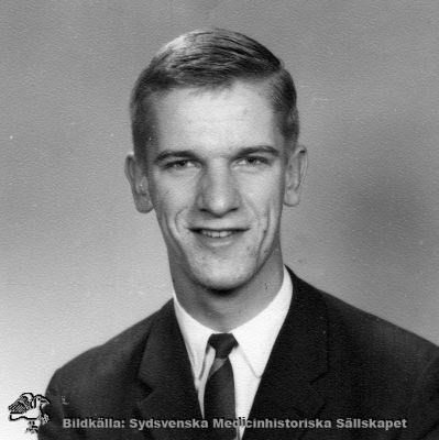 Staffan Ehnbom
I Kuvert Utbildning läkare: Staffan Ehnbom. Omonterat fotografi, c:a 1965.
Nyckelord: Kursfoto;Kirurgi;Kapsel 05:Porträtt;Lund