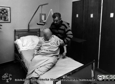 Radiologiska / onkologiska kliniken i slutet av 1980-talet
Foto Ola Terje låda B. 57/12.  Avd 86, 4-bäddsrum. Originalfoto. Ej monterat
Nyckelord: Lasarettet;Lund;Universitet;Universitetssjukhus;USiL;Onkologi;Radiologi
