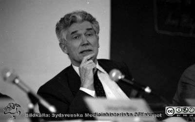 Forskningens dag, Malmö, 1993. Håkan Westling.
Album I 1993 Malmö, från fotograf Björn Henrikssons samling. Negativ
Nyckelord: Album MAS I 1993;Konferens;Forskning;MAS;Seminarium;Symposium;Malmö