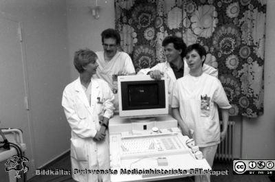 Malmö Allmänna Sjukhus 1992. Från en ultraljudsenhet
Album MAS 1992 i fotograf Björn Henrikssons samling. Ultraljudapparat. 3/4-92. Från negativ
Nyckelord: UMAS;MAS;Malmö_;Allmänna;Sjukhus;Ultraljud