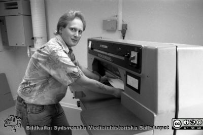 Malmö Allmänna Sjukhus 1992. Tryckeriet
Album MAS 1992 i fotograf Björn Henrikssons samling. Sept-91, tryckeriet, PULS. Från negativ
Nyckelord: UMAS;MAS;Malmö_;Allmänna;Sjukhus;Administration;Tryckeri