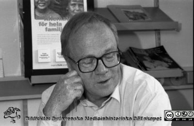 Malmö Allmänna Sjukhus 1995. Tandvårdschef Jan Malmqvist
Album MAS 1995 IV (1-55) i fotograf Björn Henrikssons samling. 1995, 95-4-30. Från negativ
Nyckelord: UMAS;MAS;Malmö_;Allmänna;Sjukhus;Tandvård;Odontologi