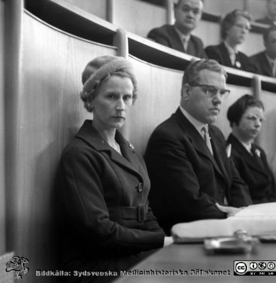 Från Arne Weibers disputationn i aulan på Malmö Allmänna Sjukhus 1959
Pärm neg. 1958-1962 MAS. Från fotograf Björn Henrikssons samling. Påskrift: "Dr. Arne Weibers disp. 21/2-59". Från negativ. Disputandens hustru, Maj Weiber, närmast kameran.
Nyckelord: UMAS;MAS;Malmö_;Allmänna;Sjukhus;Kirurgi;Disputation;Aula