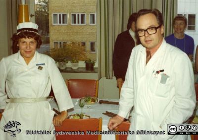 Malmö Allmänna Sjukhus. Sofiasystern Ellen Trulsson, C-F Liedberg. 
Från narkospersonalens album till sin chef Olle Lundskog i början på 1980-talet i samband med att han pensionerades, och ställt till Sydsvenska Medicinhistoriska Sällskapets förfogande av dennes dotter Gunilla.
Nyckelord: UMAS;MAS;Malmö;Allmänna;Sjukhus;Kirurgi;Anestesi;Narkos