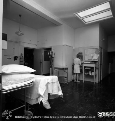 Operationsavdelningen på gamla öronkliniken i Malmö, 1972
Pärm äldre negativ 1972-1977. Från fotograf Björn Henrikssons samling. Omärkt bild. Från negativ
Nyckelord: UMAS;MAS;Malmö;Allmänna;Sjukhus;Öron;Öronklinik;ENT;ÖNH;Oto-rhino-laryngologi;Operationsavdelning