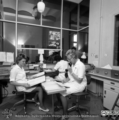 Mottagningsexpediton på öronkliniken på Malmö Allmänna sjukhus
Pärm negativ MAS 1972-1977. Från fotograf Björn Henrikssons samling. Omärkt bild, öronkliniken Malmö Allmänna Sjukhus. Från negativ
Nyckelord: UMAS;Malmö;MAS;Allmänna;Sjukhus;Öron;Öronklinik;ÖNH