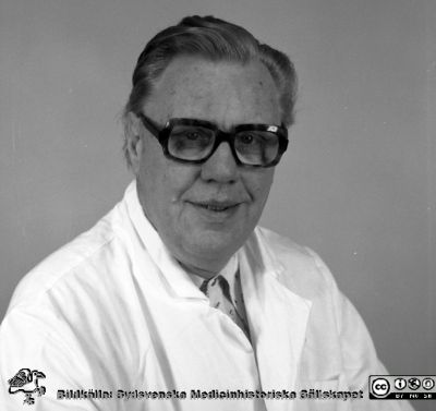 Prof. Ingelstedt, öron, 17/9-77.
Pärm negativ MAS 1972-1977. Från fotograf Björn Henrikssons samling.  Från negativ
Nyckelord: UMAS;MAS;Malmö;Allmänna;Sjukhus;Öronklinik;ÖNH;Oto-rhino-laryngologi