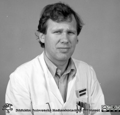 Peter Böckmann
Pärm äldre negativ 1978-1981. Från fotograf Björn Henrikssons samling. Öron klin, läkare, 78.11. Peter Böckmann. Från negativ
Nyckelord: UMAS;MAS;Malmö;Allmänna;Sjukhus;Öron;ÖNH;Oto-rhino-laryngologi