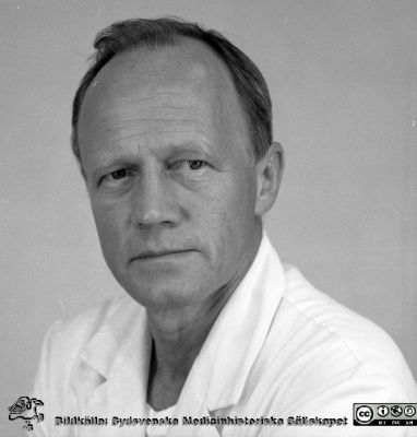 Doc Sten Thiséus 1981, öronläkare i Malmö
Pärm äldre negativ 1978-1981. Från fotograf Björn Henrikssons samling.	Doc Sten Thiséus 1981. Från negativ
Nyckelord: UMAS;MAS;Malmö;Allmänna;Sjukhus;ÖNH;Öron;Oto-rhino-laryngologi