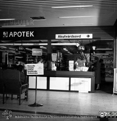 Malmö Allmänna Sjukhus 1983. Apotek
Album 1983-1984 i fotograf Björn Henrikssons samling. Apoteket nyinvigt, okt, 1983. Från negativ
Nyckelord: UMAS;MAS;Malmö_;Allmänna;Sjukhus;Apotek