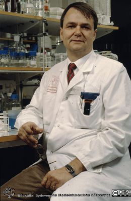 Doc. Göran Fex 1993, klinisk kemist i Lund
Doc. Göran Fex (1942-1998), klinisk kemist i Lund
Nyckelord: Lasarett;Lund;USiL;Universitet;Universitetsklinik;Klinisk;Kemi