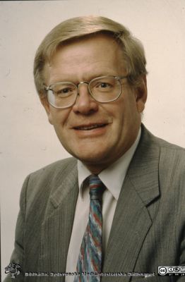 Sjukhusdirektör Leif Granath
Leif Granath (1946 - 2011) år 1994. Aktad sjukhusdirektör i Lund.
Nyckelord: Lund;Lasarett;Universitet;Universitetssjukhus;Sjukhuschef;Administration