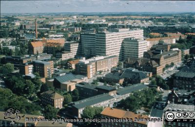 Flygfoto av Lasarettet i Lund, från syväst, c:a 1994. 
Flygfoto av Lasarettet i Lund från sydväst, c:a 1994.
Nyckelord: Lasarettet;Lund;Universitetssjukhuset;USiL;Flygfoto;Centralblocket