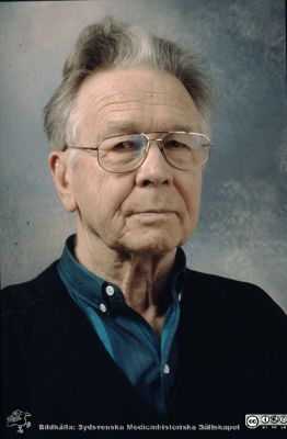 Kåre Berglund, professor i reumatologi i Lund
Ur låda med blandade diabilder från sjukhusfotograferna i Lund, 1970-, 1980- och 1990-talen. Omärkt bild. 
Nyckelord: Lasarett;Lund;Universitetssjukhus;USiL;Reumatologi;USiL;Lund