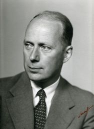 Filnamn=SMHS6057_000_01Copp.jpg
Filstorlek=92KiB
Dimensioner=752x1024
Uppladdade datum=01 Mar 2012 SMHS6057_000_01Copp.jpg