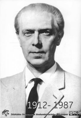 Carl-Gunnar Engström, läkare på Roslagstulls infektionssjukhus, skapare av Engström-respiratorn. 
Carl-Gunnar Engström, läkare på Roslagstulls infektionssjukhus, skapare av Engström-respiratorn. Från "Historien om Engström 1945 - 2005. Företagets historia." av Brian Högman 2005.
Nyckelord: Respirator;Andningsvård