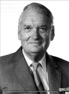 Professor Bertil "Jotte" Lindquist, barnläkare 
Bertil Lindquist 1917 - 1997. Bildkälla: Kungl Fysiografiska Sällskapets årsskrift 1997 - 1998.
