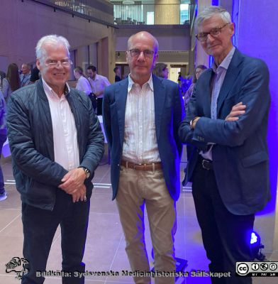 Inför invigningen av Forum Medicum i Lund. 
Kirurgen Bruno Walther, onkologen NN och kirurgen Christian Ingvar. .Foto Lars Malm 2023-08-30.
Nyckelord: Forum Medicum;Medicinska fakulteten;Lunds universitet;Invigning;Forskning;Utbildning