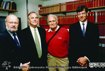 Fyra "generationer" ortoped- och reumakirurger i Lund
Från vänster Urban Rydholm, Lars Lidgren, Håkan Brattström och Peter Ljung. Foto i mitten på 1990-talet, senast 1999. Publicerad i "Ledord. Ortopedi, Reumatologi. Sydsvenska Medicinhistoriska Sällskapets Årsskrift 2014, sid 99.
Nyckelord: Lasarettet;Lund;Universitetssjukhuset;USiL;Ortopediska;Kliniken;Medicinska fakulteten;Lunds lasarett