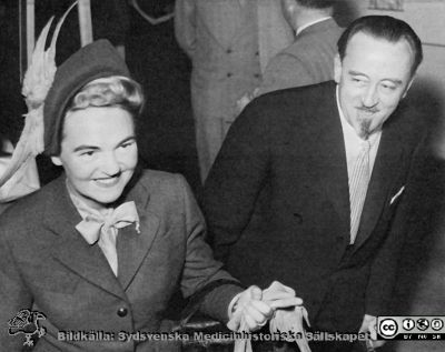 Käthie och Erik Ask-Upmark 1948. 
Bildkälla Erik Ask-Upmarks autobiografi 1969.
Nyckelord: Professorska;Professor;Medicinska fakulteten i Uppsala;Medicinska kliniken i Uppsala