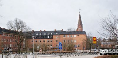 Universitetssjukhuset SUS Lund, mars 2012. 
1918 års kvinnoklinik, nu rehabhus. Fasader mot norr och öster. Allhelgonakyrkans torn i bakgrunden.
Nyckelord: Universitetssjukhuset SUS Lund;USiL;Rebabilitering;Klinik;Kvinnoklinik