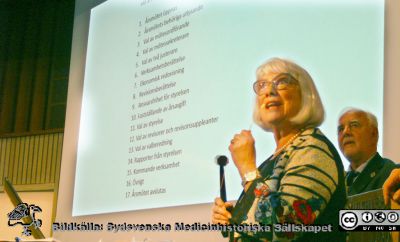 Britta Stenstam tackar för förtroendet när hon har valts till ordförande i Sydsvenska Medicinhistoriska Sällskapet på årsmötet 2017.
Britta Stenstam har valts till ordförande i Sydsvenska Medicinhistoriska Sällskapet på årsmötet 2017. I bakgrunden avgående ordföranden Lars Lidgren.
Nyckelord: Sydsvenska Medicinhistoriska Sällskapet;SMHS;rsmöte;Ordförande