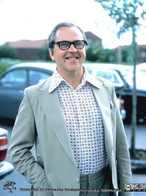 Rune Grubb, professor i mikrobiologi i Lund.
Professor Rune Grubb i början på 1980-talet utanför dåvarande mikrobiologiska institutionen på Sölvegatan i Lund. Foto från och av Göran Kronvall.
Nyckelord: Mikrobiologisk institution;Medicinska Fakulteten;Lunds universitet;Professor