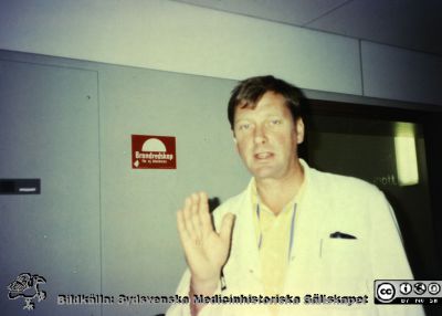 Ortopediska kliniken i Lund 1990. Docent Rolf Önnerfält.
Från ortoped klin album 01, Lund. Fotograf Berit Jakobsson. 1990. Docent Rolf Önnerfält.
Nyckelord: Lund;Universitetssjukhus;USiL;Kliniker;Ortopedi;Läkare;Docenter