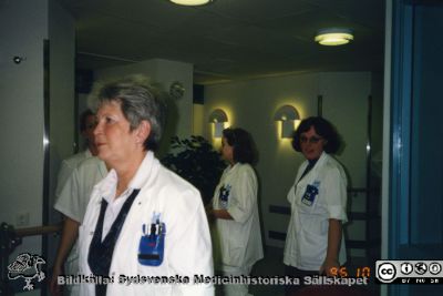 Ortopediska kliniken i Lund 1995. Invigning av ortopedens kortvårdsavdelning.
Från ortoped klin album 01, Lund. Fotograf Berit Jakobsson. 1995. Invigning av ortopedens kortvårdsavdelning. Sekreterare Christel Hörstedt.
Nyckelord: Lund;Universitetssjukhus;USiL;Kliniker;Ortopedi;Vård;Avdelningar;Korttidsvård;Invigning;Läkarsekreterare