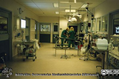 Ortopediska kliniken i Lund 1992 Studebesök på Djursjukhuset i Helsingborg. Interiör därifrån.
Från ortoped klin album 01, Lund. Fotograf Berit Jakobsson. 1992 Studebesök på Djursjukhuset i Helsingborg. Interiör därifrån.
Nyckelord: Lund;Universitetssjukhus;USiL;Kliniker;Ortopedi;Vård;Avdelningar;Djursjukhus;Studiebesök