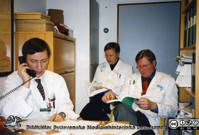 Klinikledningen på urologiska kliniken i Lund 2002
Bengt Uvelius (verksamheschef), Lars Malmberg (divisionschef), Thomas Davidsson (stf verksamhetschef), Lund 2002. Bildkälla: Bengt Uvelius.
Nyckelord: Lasarettet;Lund;Universitetssjukhuset;Urologiska;USiL;Kliniken