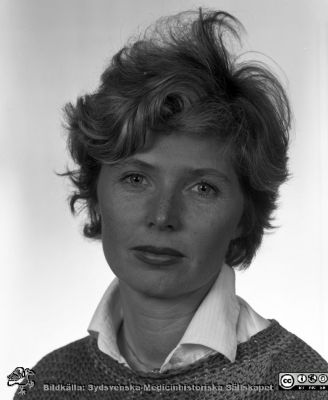 Margareta Thorngren, geriatriker
Lasarettsfotograferna i Lund,  pärm  Sv/v Negativ, 1985. 85/54. Biträdande överläkare Margareta Thorngren, geriatriker. Från negativ
Nyckelord: Lasarettet;Lund;Universitetssjukhuset;USiL;Geriatrisk;Klinik