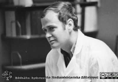 Ingemar Ihse
Kir. Klin. Lund. Philip Sandbloms album, sammanställt 1970. Amanuens, så småningom professor. Foto. Monterat.
Nyckelord: Lasarettet;Lund;Universitetssjukhuset;USiL;Kirurgiska;Kliniken