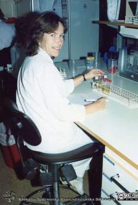 Från Boel Ohlsson 2016, Klin.kem. lab.  Lund, tidigt 1990-tal.  	Okänd
Nyckelord: Lasarettet;Lund;Universitetssjukhuset;USiL;Klinisk;Kliniskt;Kemiska;Avdelningen