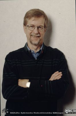  Lars-Göran Angantyr c:a 1981, sektionschef på avdelningen för medicinsk teknik
Omärkt diabild, sjukhusfotograferna i Lund.
Nyckelord: Lasarettet;Lund;Universitetssjukhuset;USiL;Medicinsk;Teknik;Administratör;Ingenjör