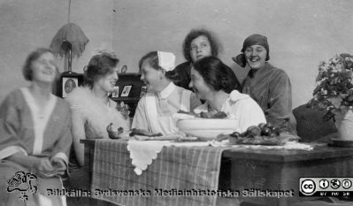 Album SSSH Lund 1927
Album SSSH Lund 1927, skapat av SSSH-sköterskan "ego", med bilder från sin utbildningstid och senare genom flera decennier. Bildtext "Provelever 1928 Kir F Lund..".
Nyckelord: Lasarettet i Lund;Södra Sveriges Sjuksköterskehem;SSSH;Sydsvenska Medicinhistoriska Sällskapet;SMHS;Kirurgisk klinik