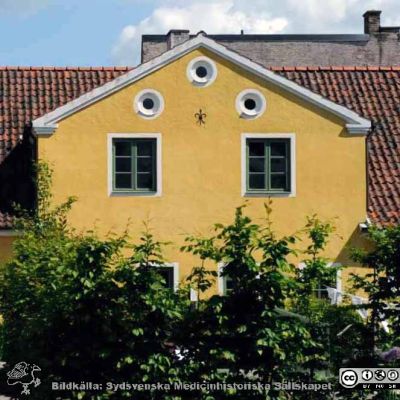 Allmogehallen
Stora å ä ö: Å Ä Ö
Små å ä ö: å ä ö
Apostrof e: é
Enkelapostrof: '
Dubbelapostrof: "
